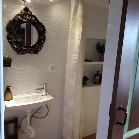 Casinha De Campo- Quintinha Dos Cavalos- *